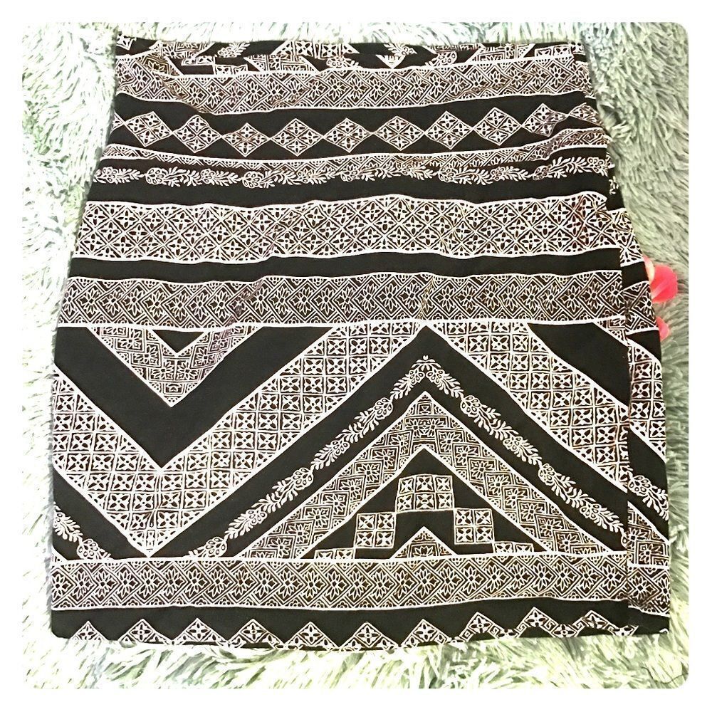 Charlotte Russe tribal‎ chevron Aztec print mini skirt Sz L